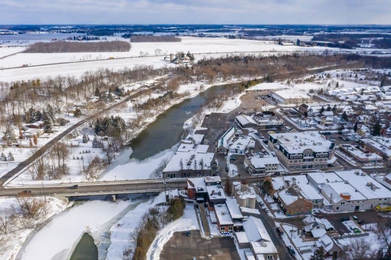 An aerial view of Stoney Creek between the lake and the escarpment.