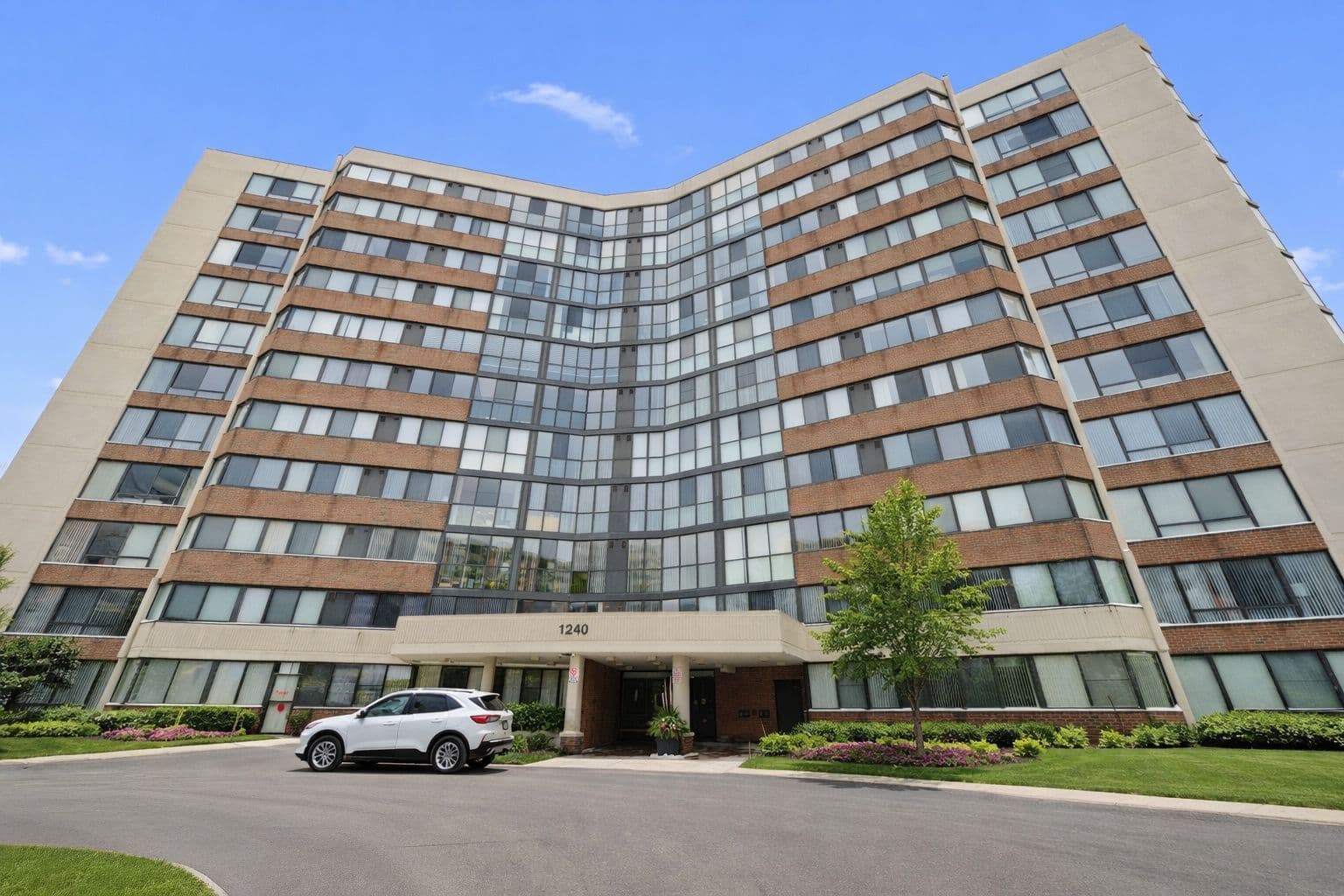 1240 Marlborough Court, #702