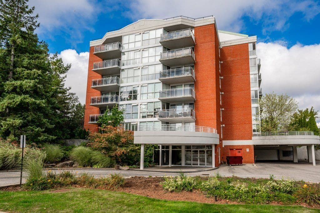 1071 Queens Avenue, #104