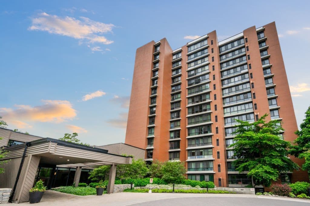 1400 Dixie Road, #809